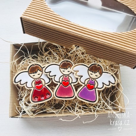Andílci v dárkové krabičce